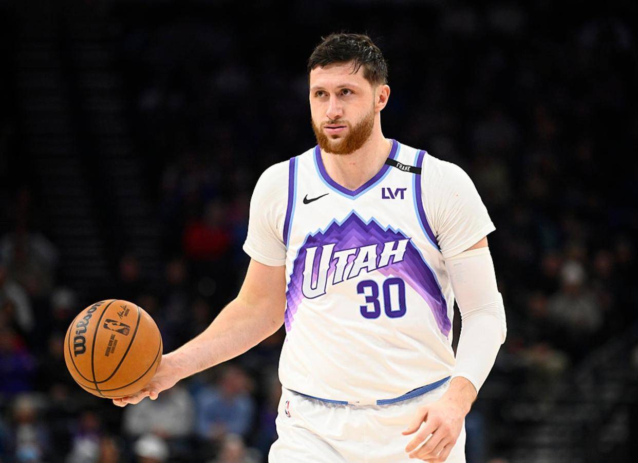 雷竞技平台 -犹他爵士围绕欧冠再遭质疑浓眉哥在塞尔维亚队比赛中问鼎冠军，这操作让人直呼：英超清晨再迎强敌 